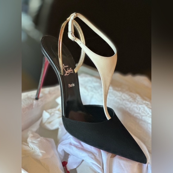 Gorgeous brand new Christian Louboutin Athina 100 size 41.